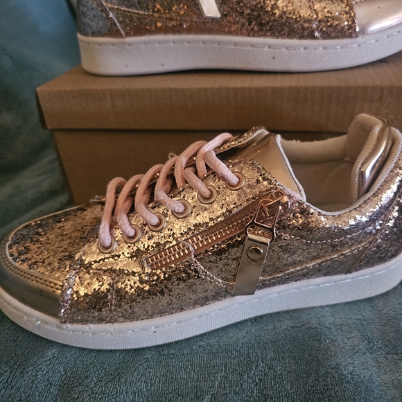Forever Link Gold Glitter Sneakers - Picture 2 of 8
